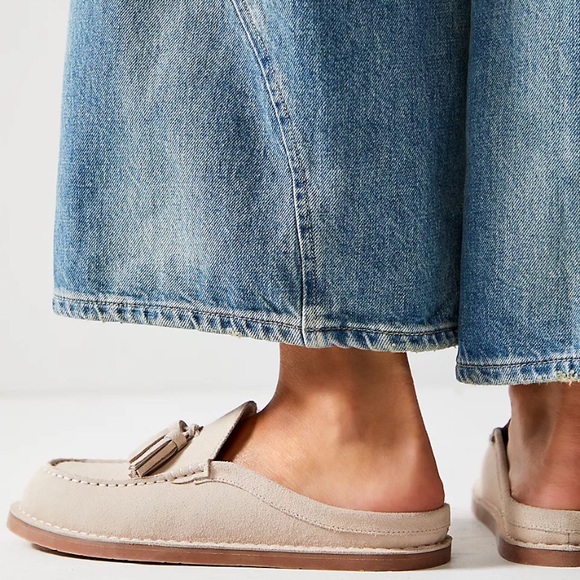 Jeffrey Campbell Tassel Mule - Picture 4 of 10